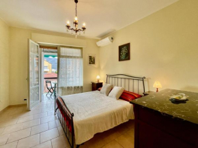 700m dal Mare Bilocale con A/C, ampio balcone e Wi-Fi Loano